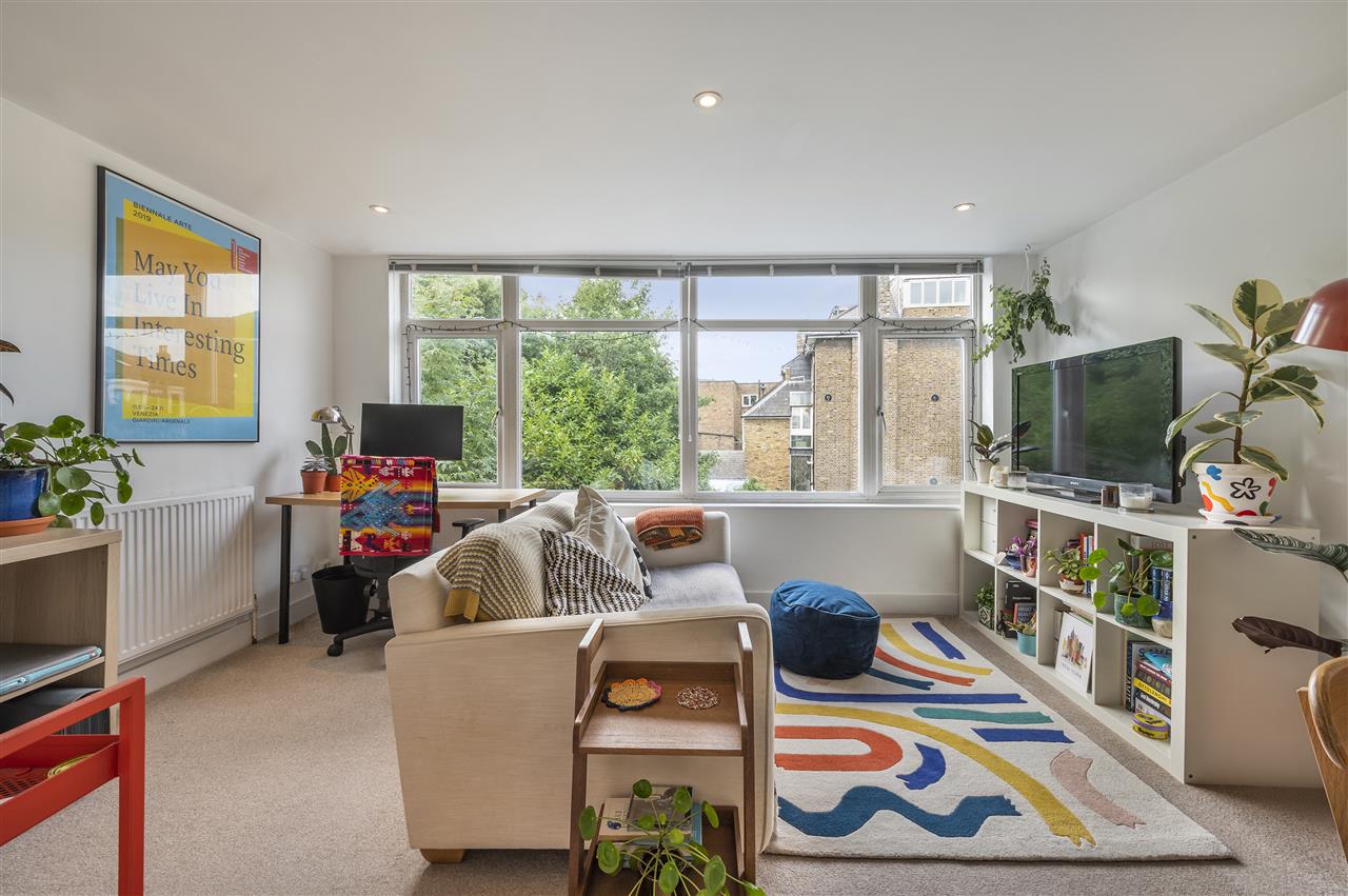 1 bed flat for sale in Brecknock Road 1