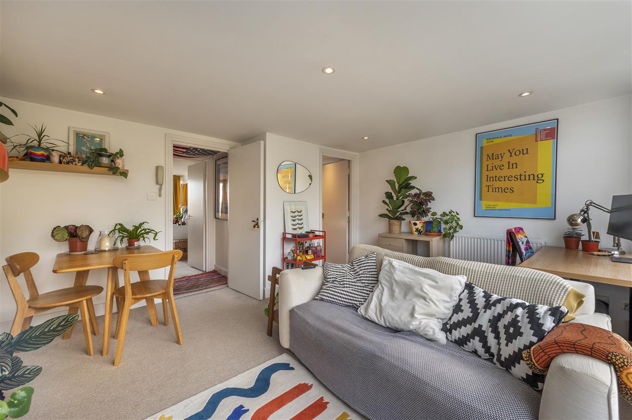 1 bed flat for sale in Brecknock Road  - Property Image 7