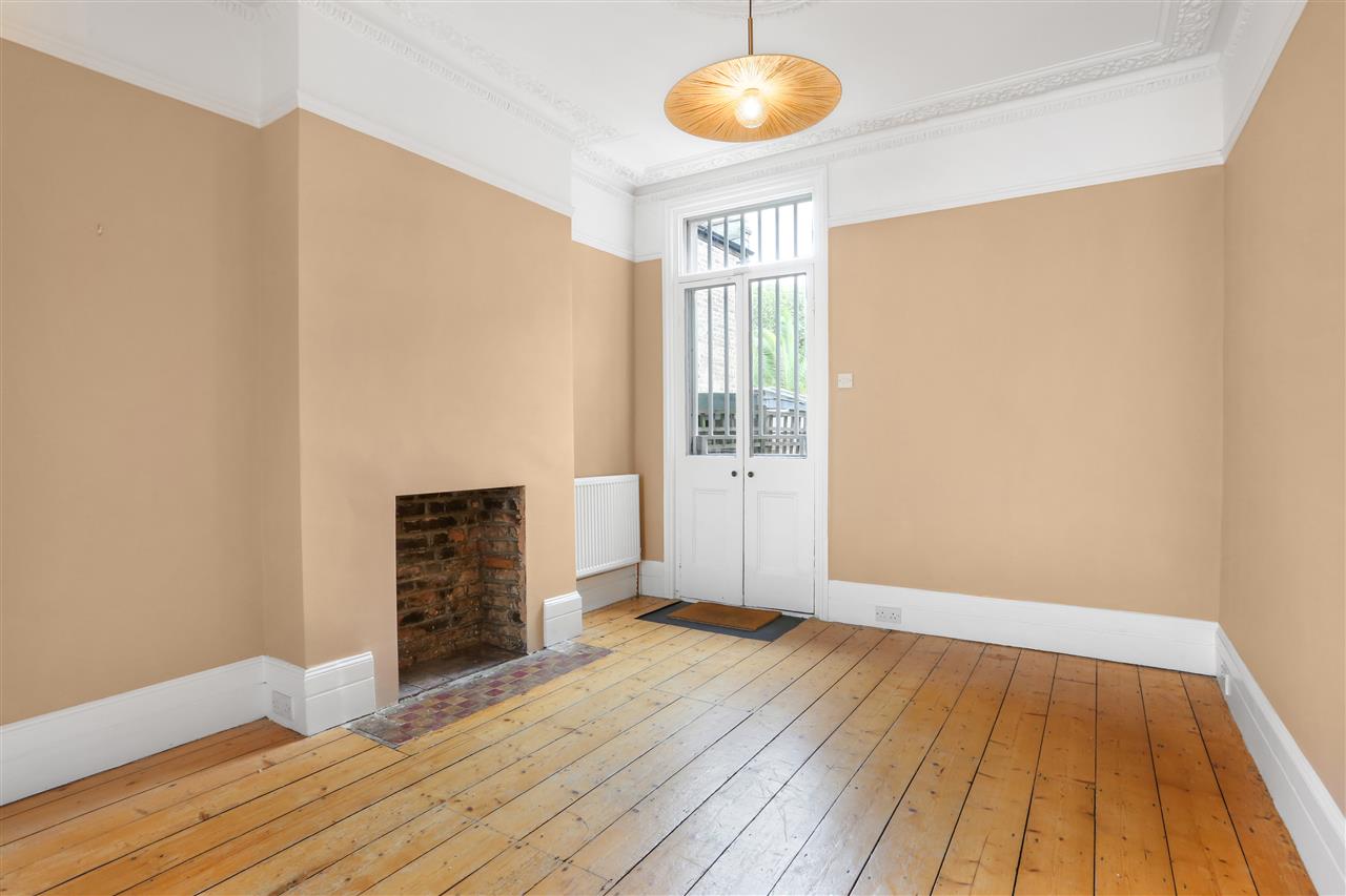 3 bed terraced house for sale in Yerbury Road 9