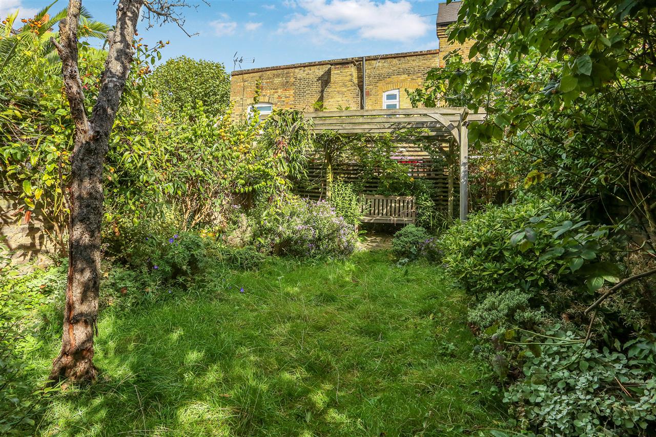 3 bed terraced house for sale in Yerbury Road  - Property Image 29