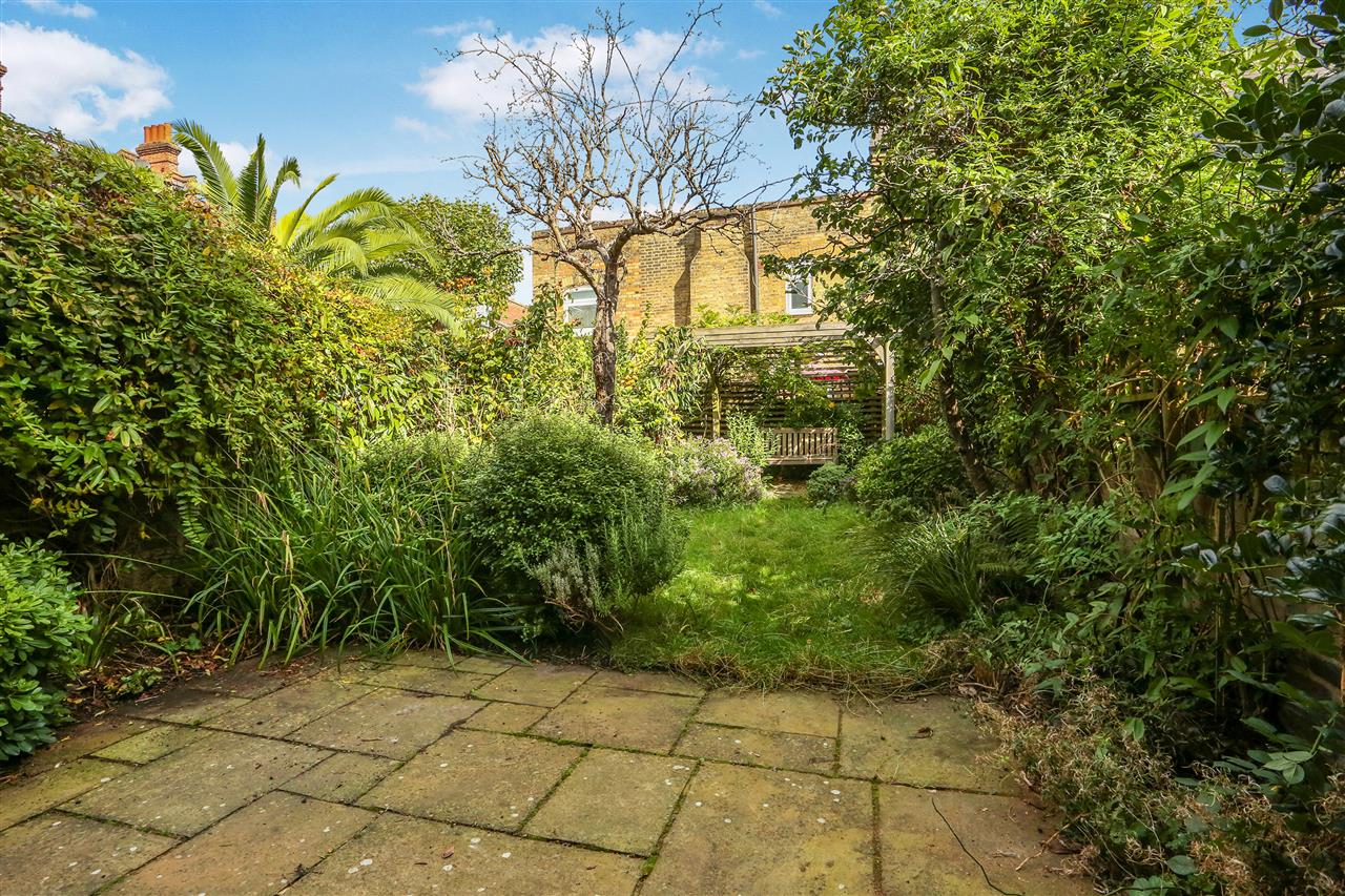 3 bed terraced house for sale in Yerbury Road  - Property Image 31