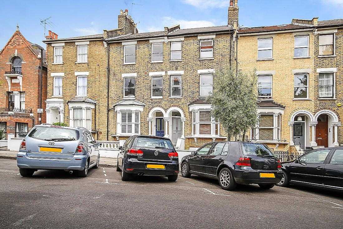 4 bed terraced house for sale in Huddleston Road 1