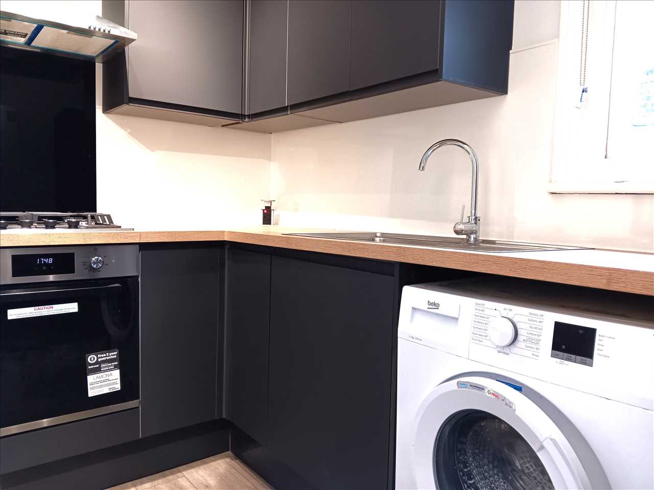 2 bed flat to rent in Lady Margaret Road 2