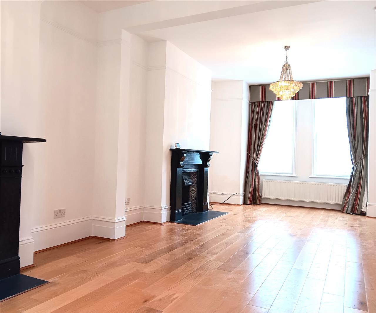 AVAILABLE NOW! A newly refurbished and spacious four double Victorian terraced house situated in a highly sought after Tufnell Park location that is within close proximity to local shops, Tufnell Park (Northern Line) underground station, Tufnell Park Tavern (gastro pub), various outdoor spaces ...