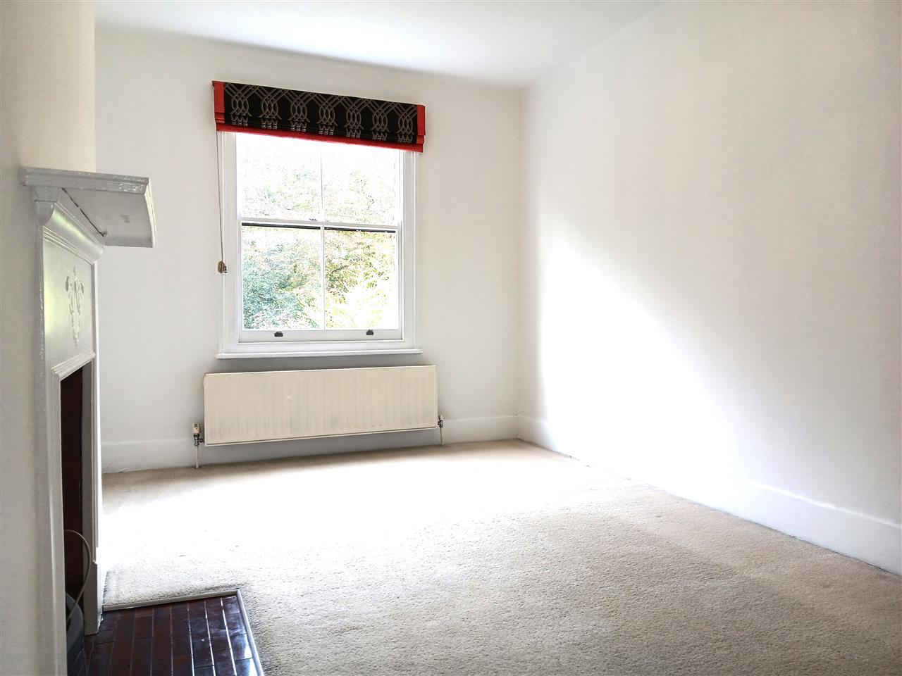 4 bed terraced house to rent in Tytherton Road 3