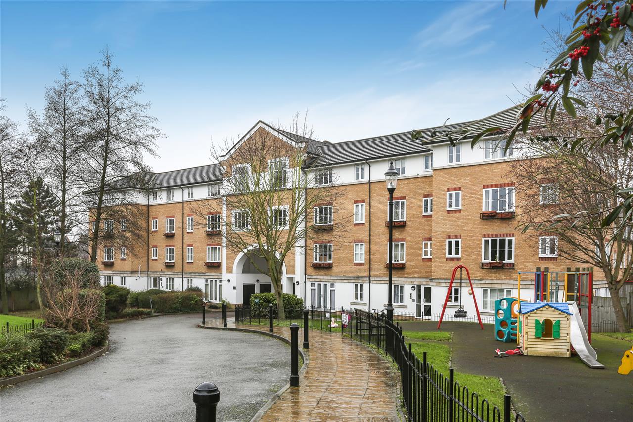 CHAIN FREE! A very spacious and well presented (approximately 875 Sq Ft / 81 Sq M) first floor purpose built apartment forming part of a highly sought after modern gated development that includes well maintained communal gardens. The accommodation comprises: two double bedrooms, reception with ...