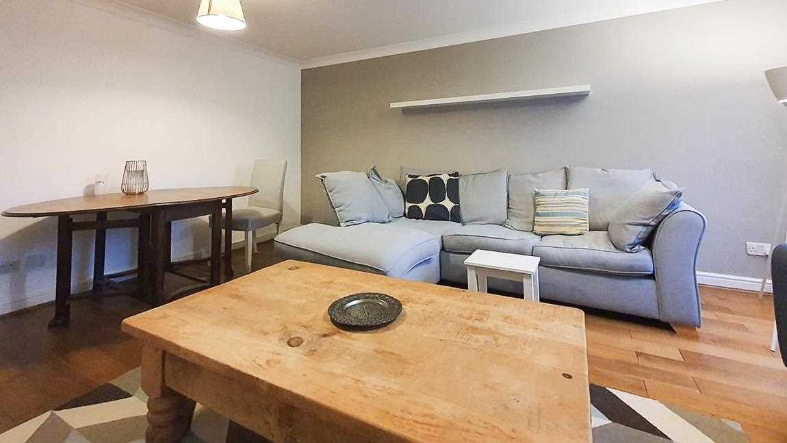 2 bed flat for sale in Monnery Road 2