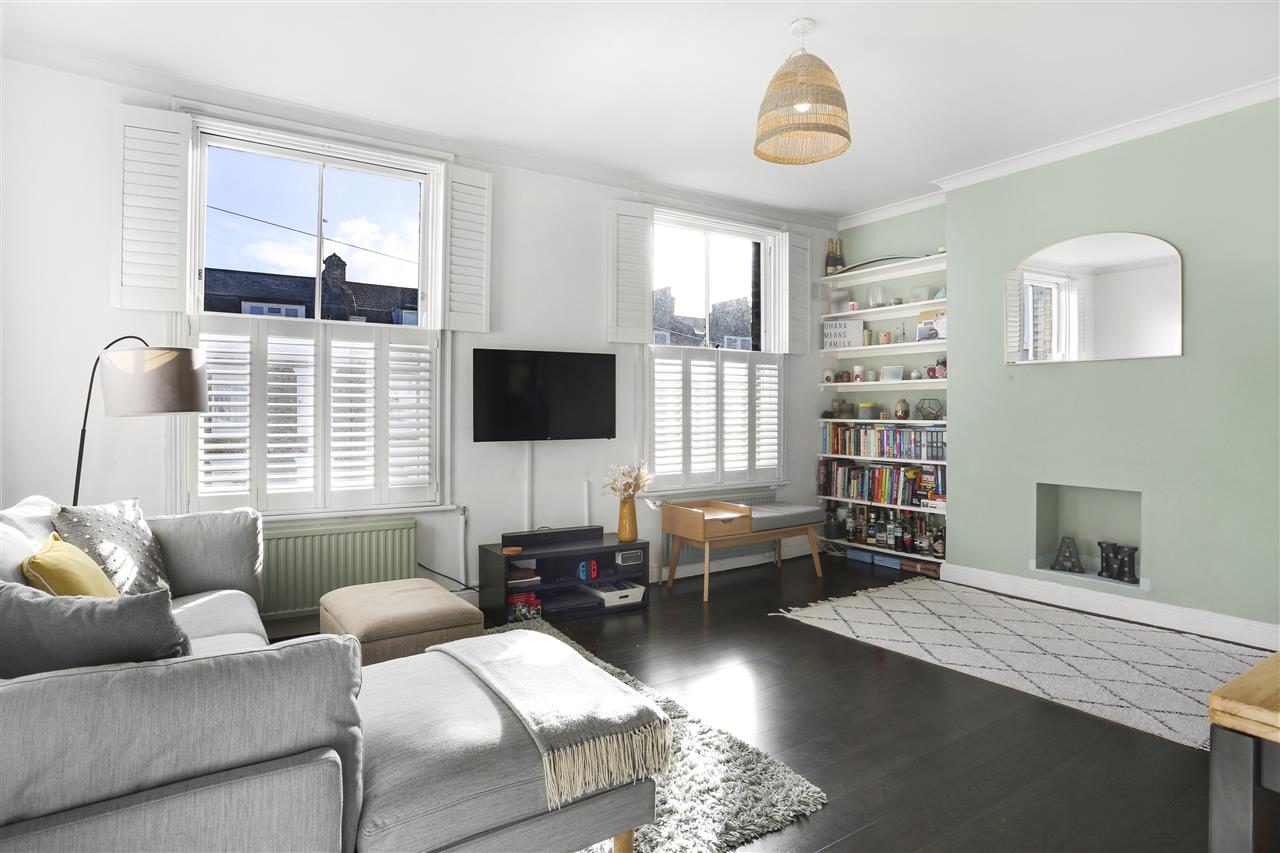 2 bed flat for sale in Arthur Road  - Property Image 6