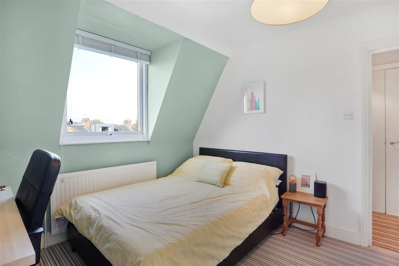 2 bed flat for sale in Arthur Road 13