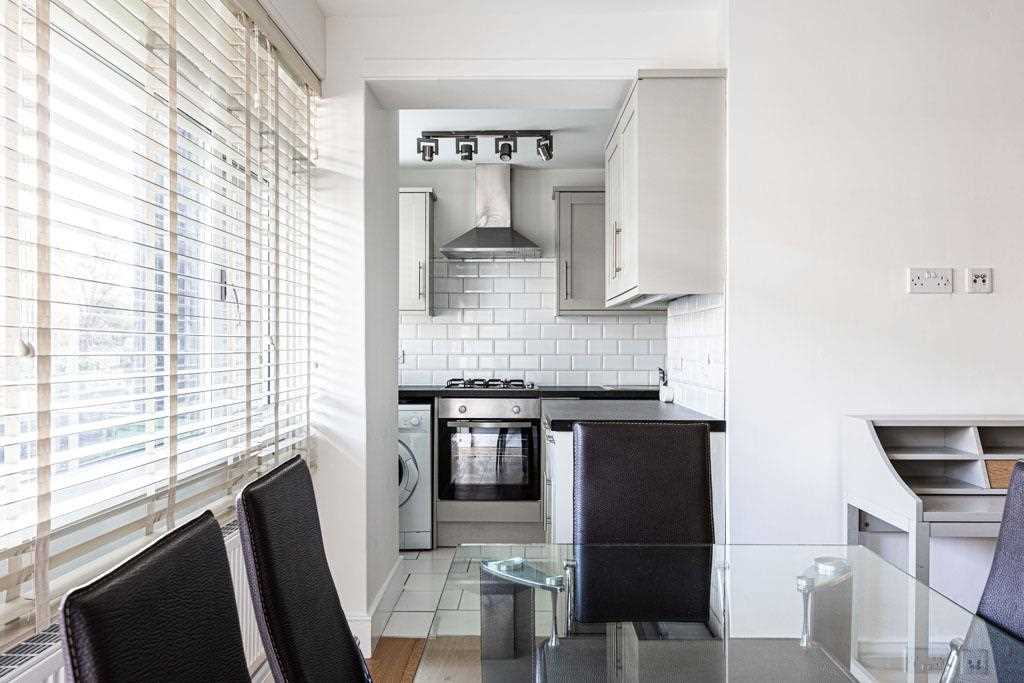 2 bed flat for sale in Lupton Street 1