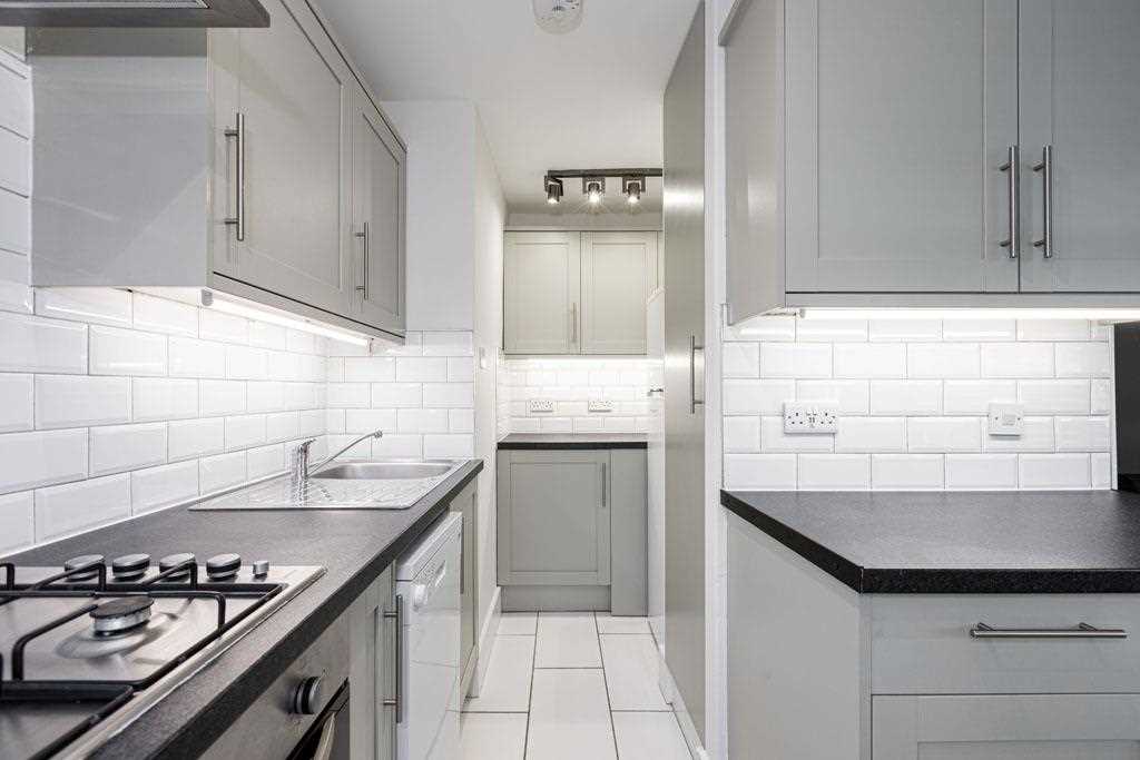 2 bed flat for sale in Lupton Street 3