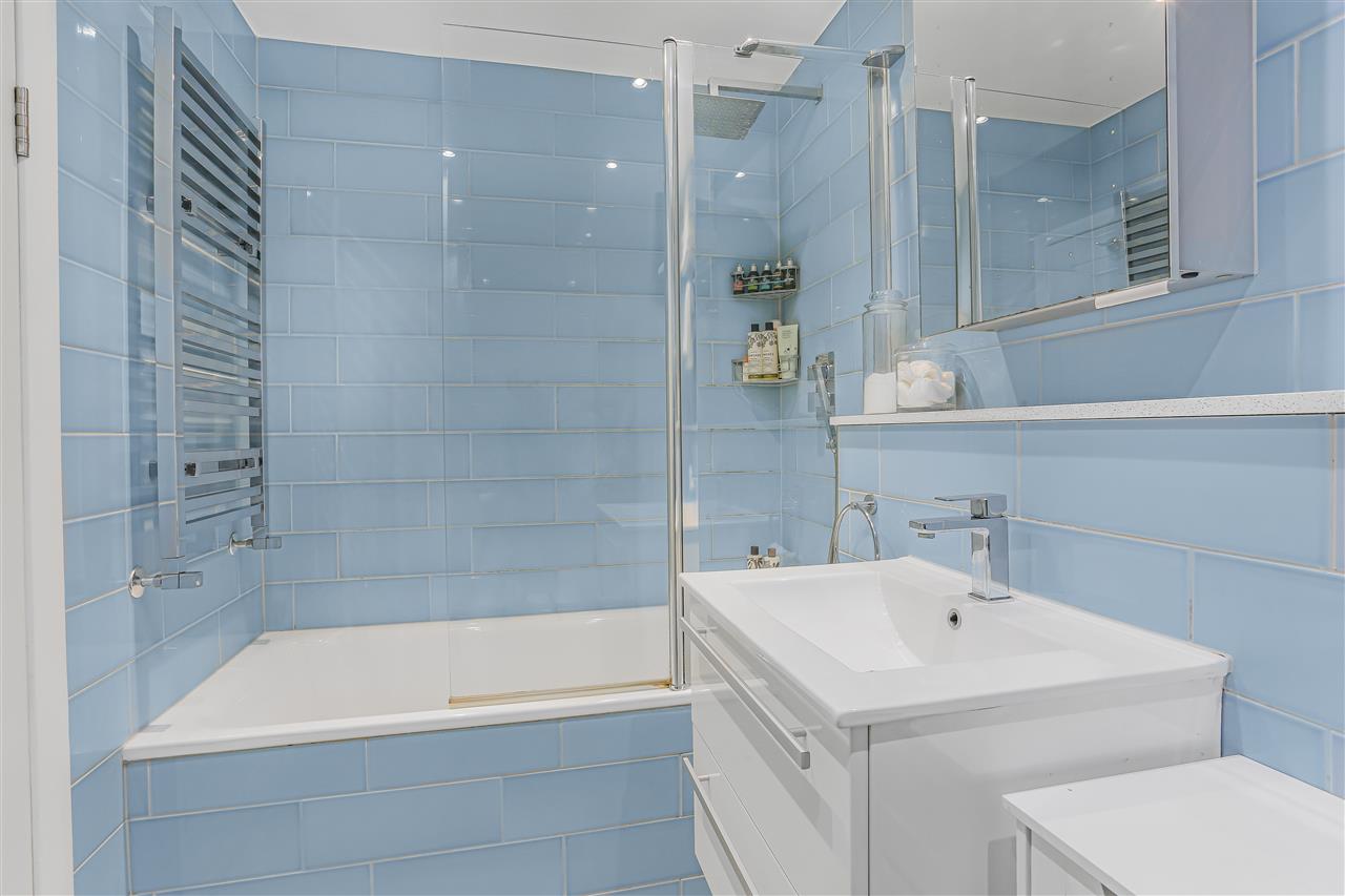 2 bed flat for sale 7