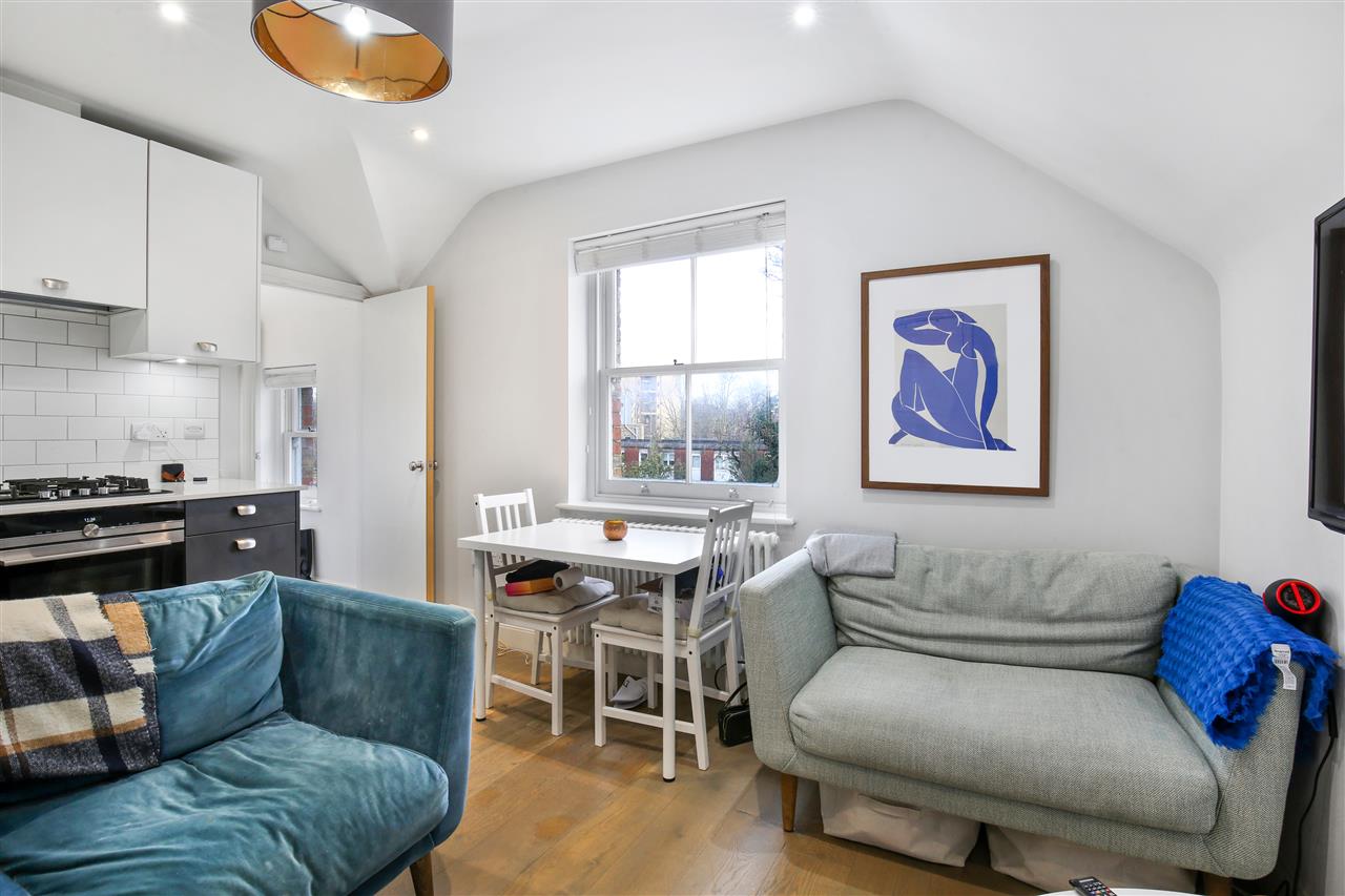 1 bed flat for sale in Carleton Road 4