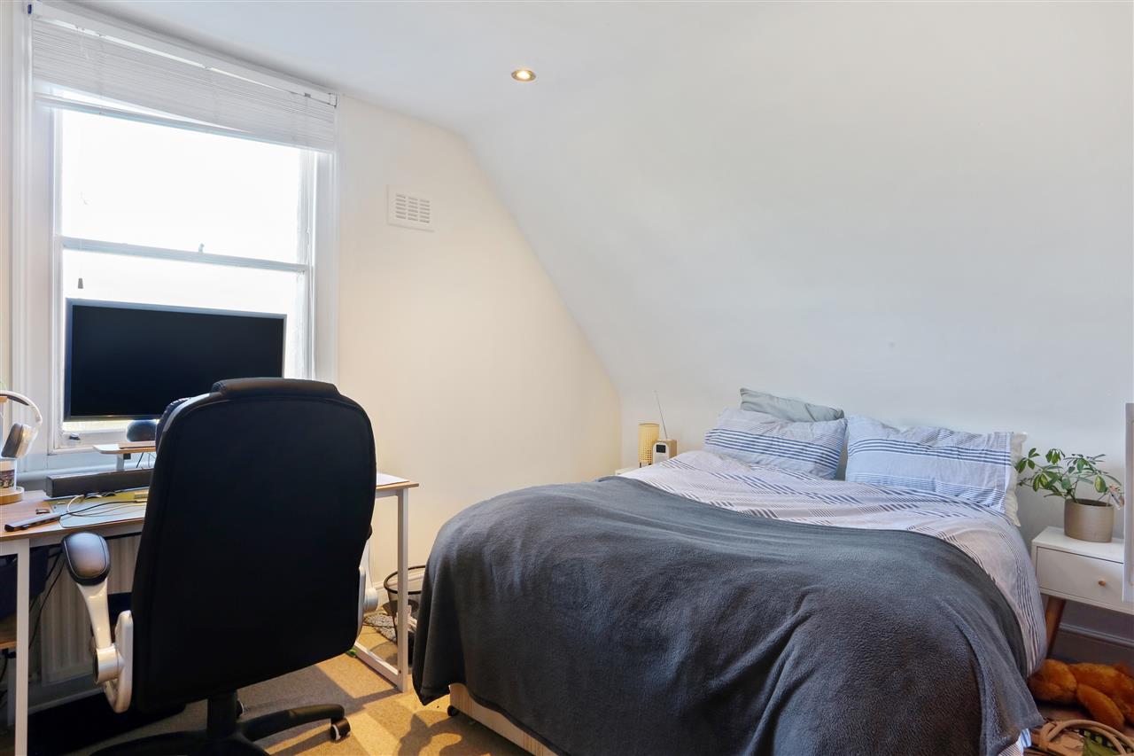 2 bed flat to rent in Yerbury Road  - Property Image 7