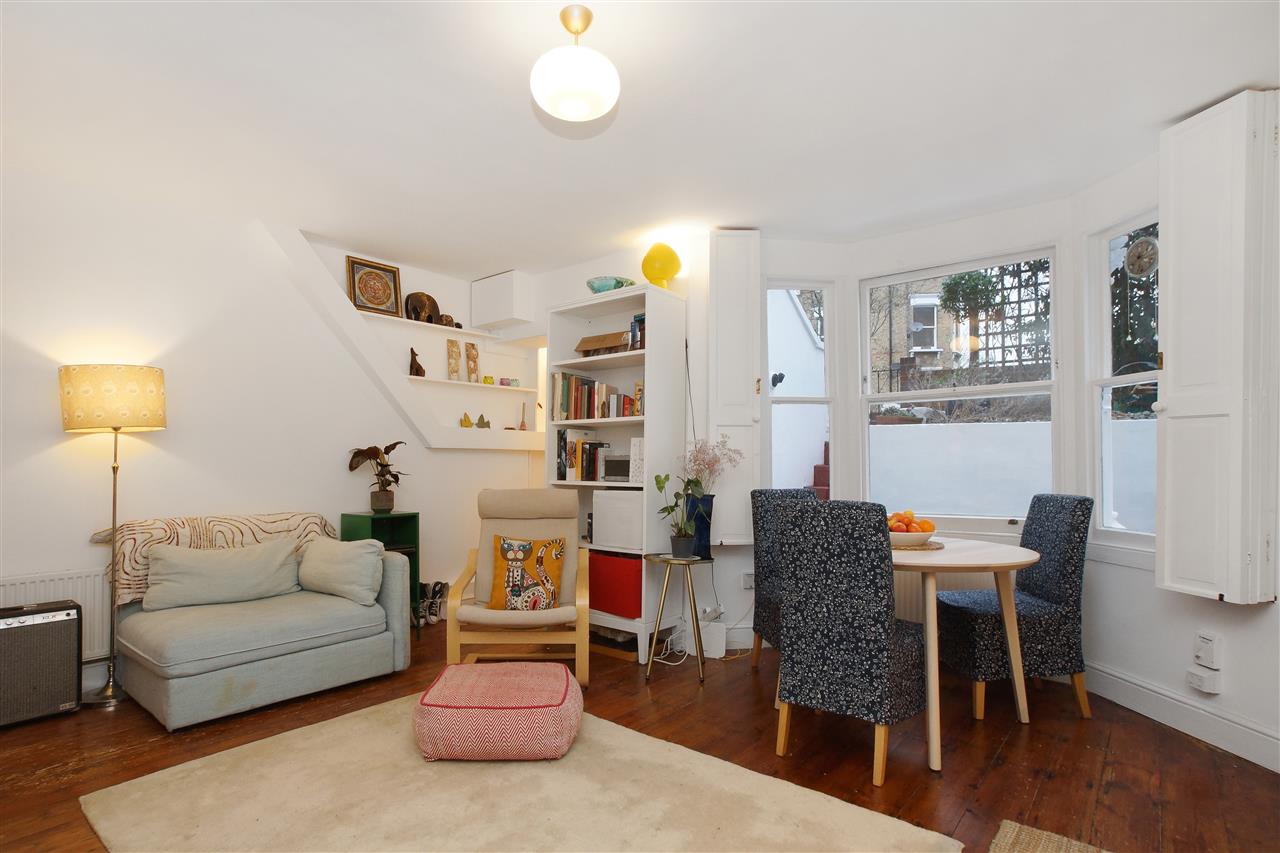 2 bed flat for sale in Tufnell Park Road  - Property Image 4