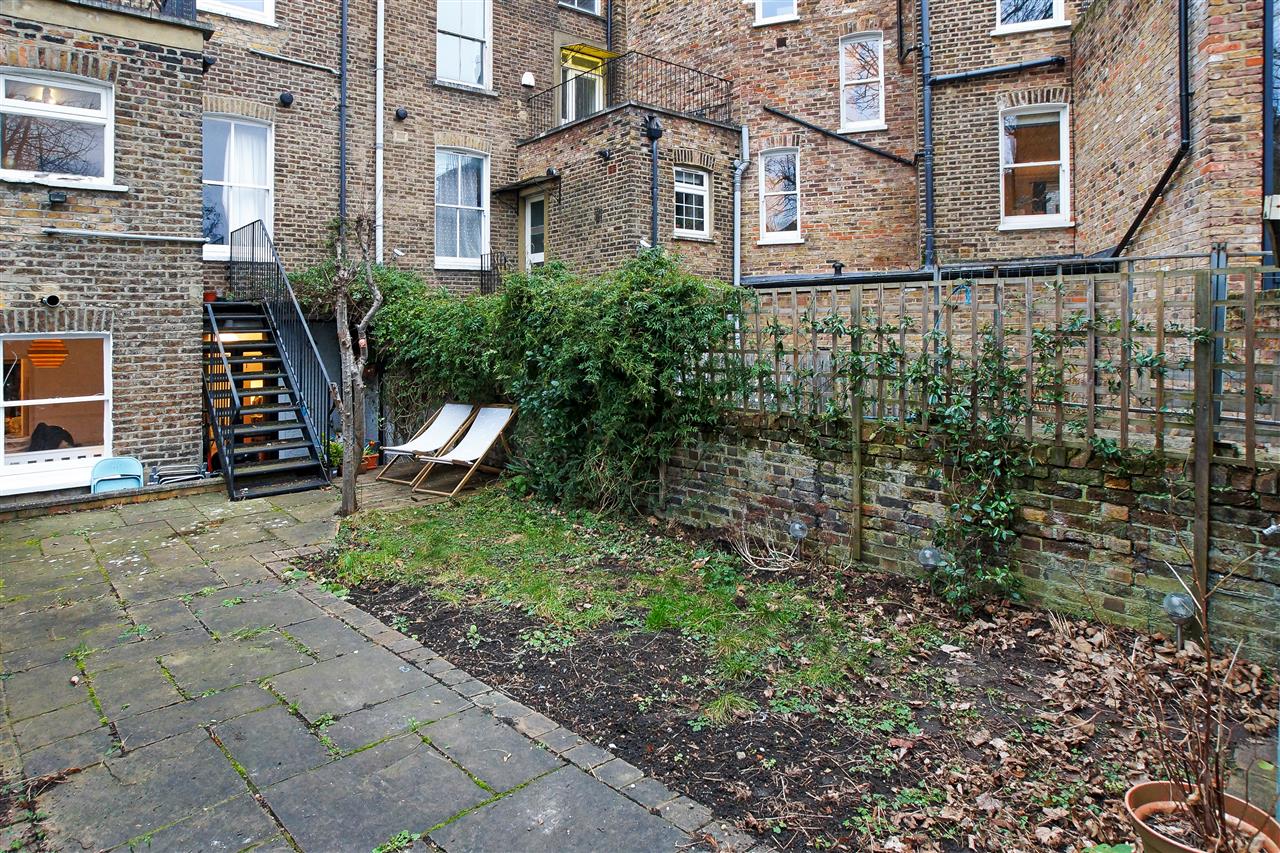 2 bed flat for sale in Tufnell Park Road 12