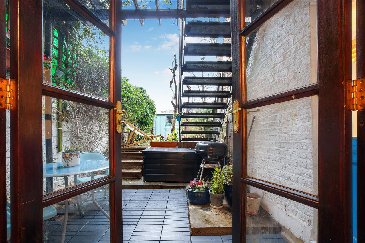 2 bed flat for sale in Tufnell Park Road  - Property Image 14