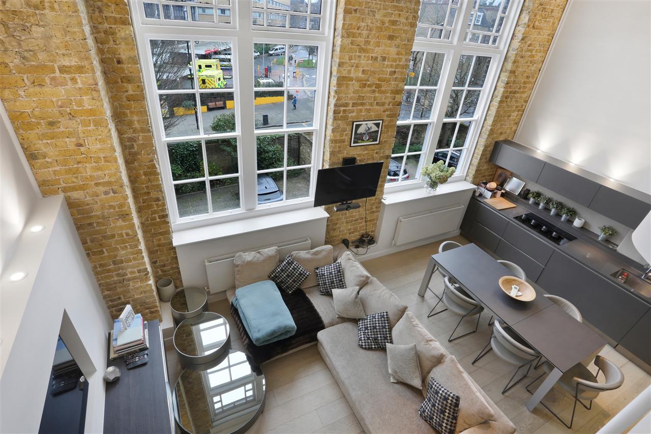 2 bed flat for sale  - Property Image 1