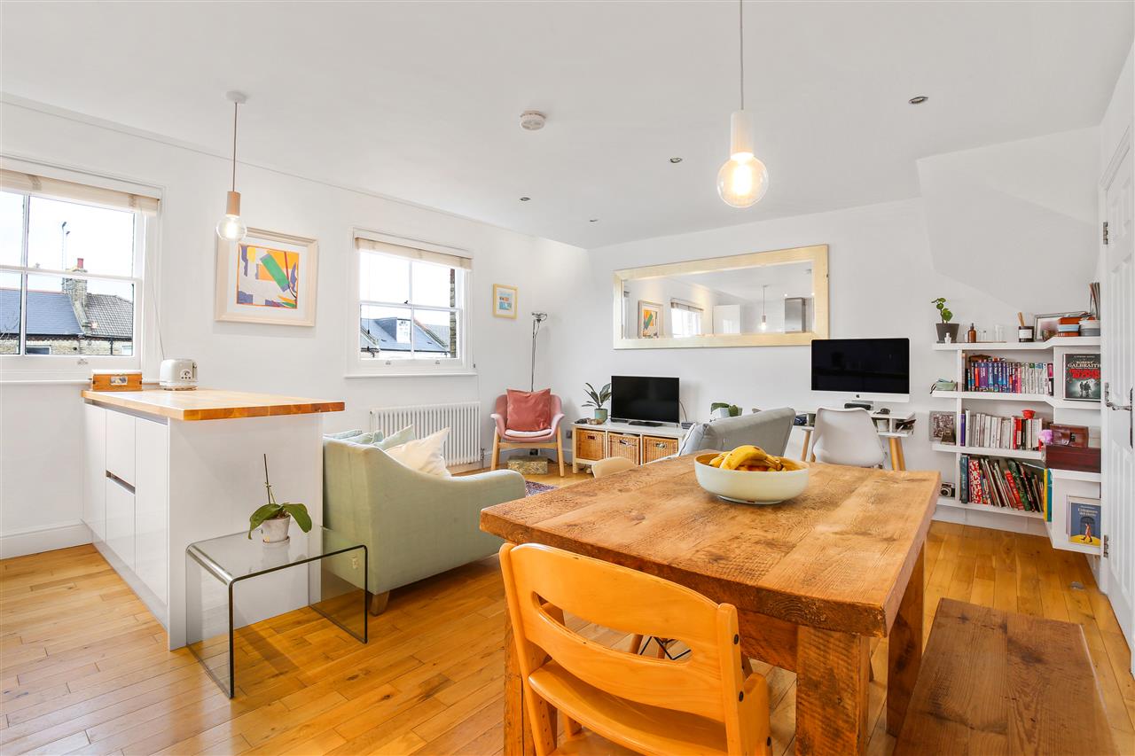 2 bed flat for sale in Tufnell Park Road  - Property Image 1