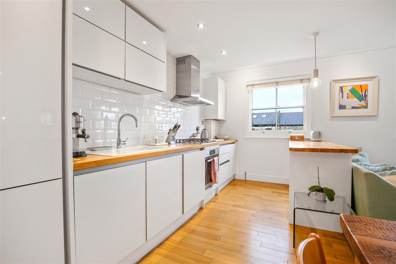 2 bed flat for sale in Tufnell Park Road 4