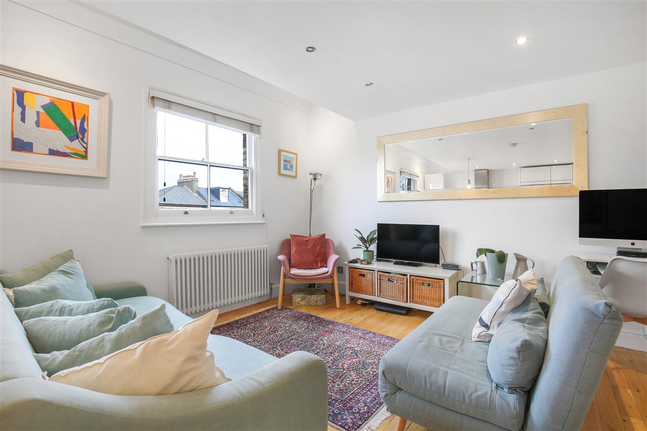 2 bed flat for sale in Tufnell Park Road 5