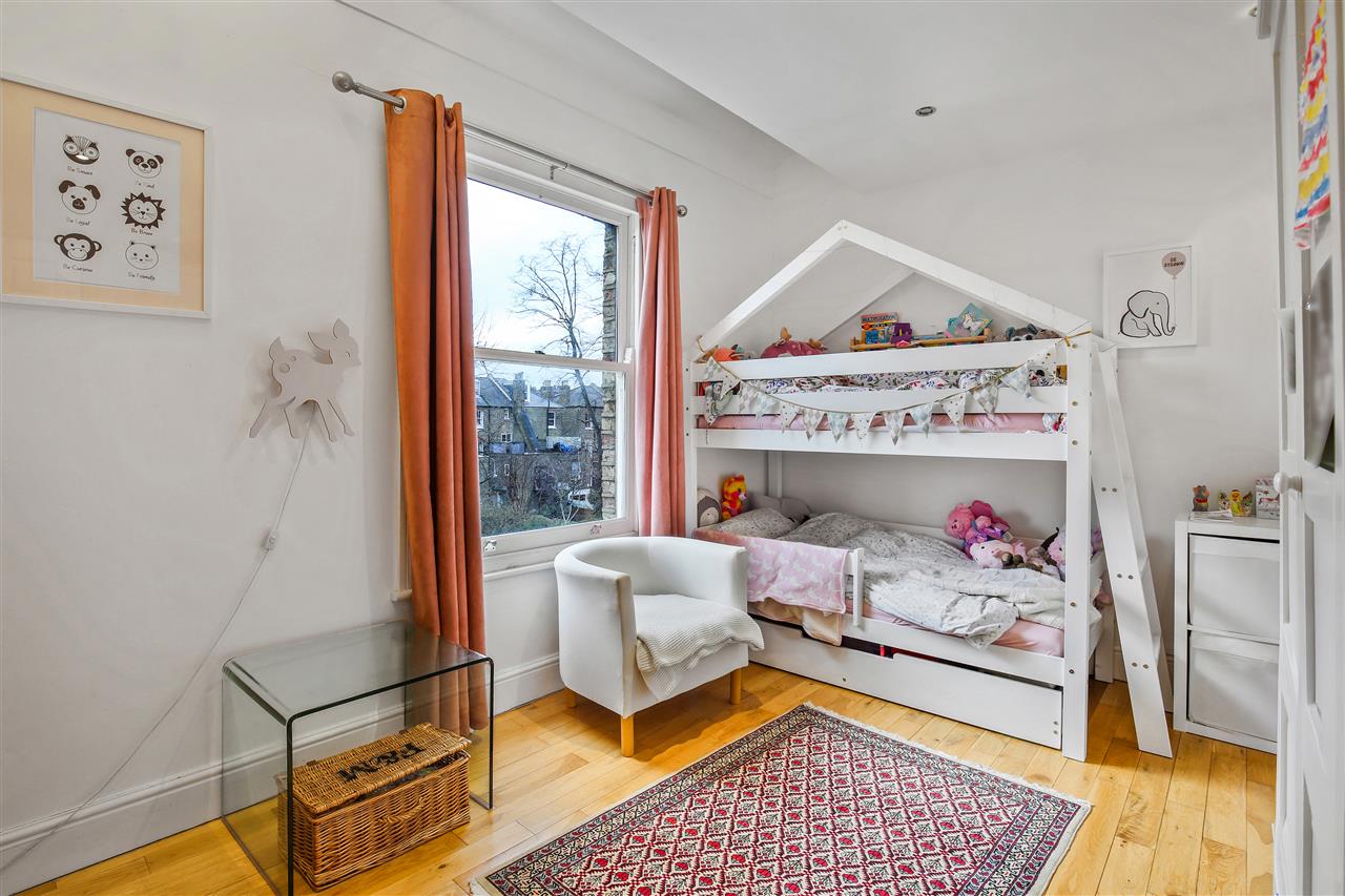 2 bed flat for sale in Tufnell Park Road 8