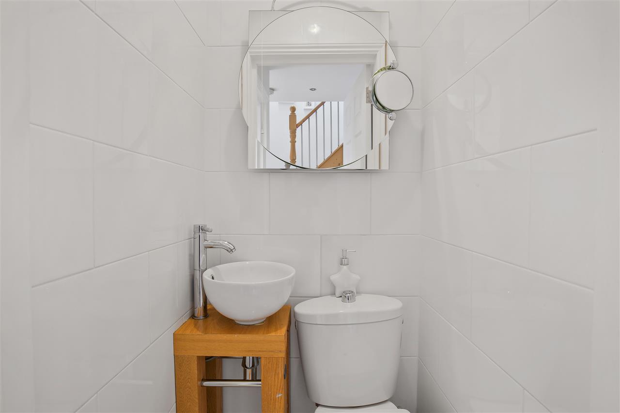 2 bed flat for sale in Tufnell Park Road 15