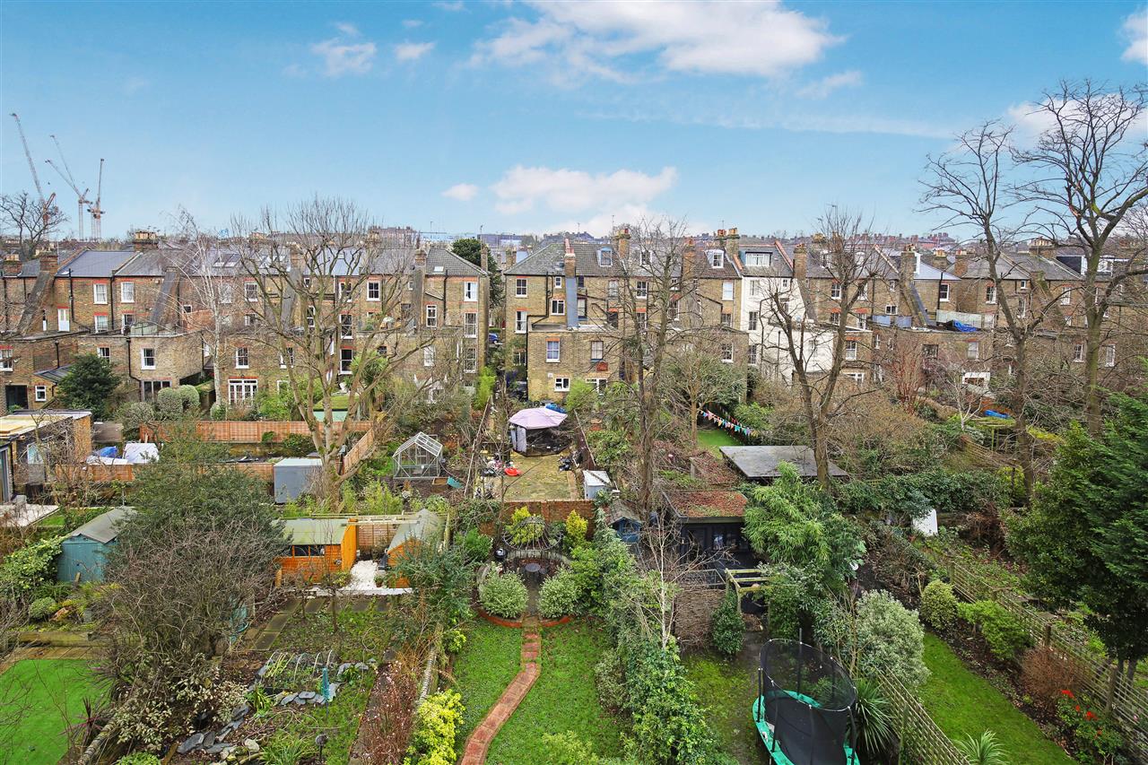 2 bed flat for sale in Tufnell Park Road  - Property Image 20