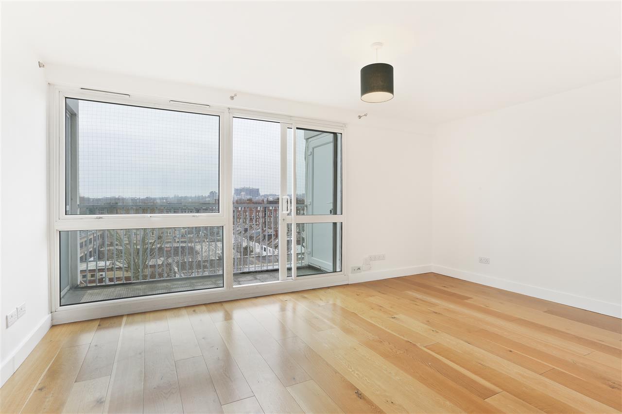 2 bed flat to rent  - Property Image 4