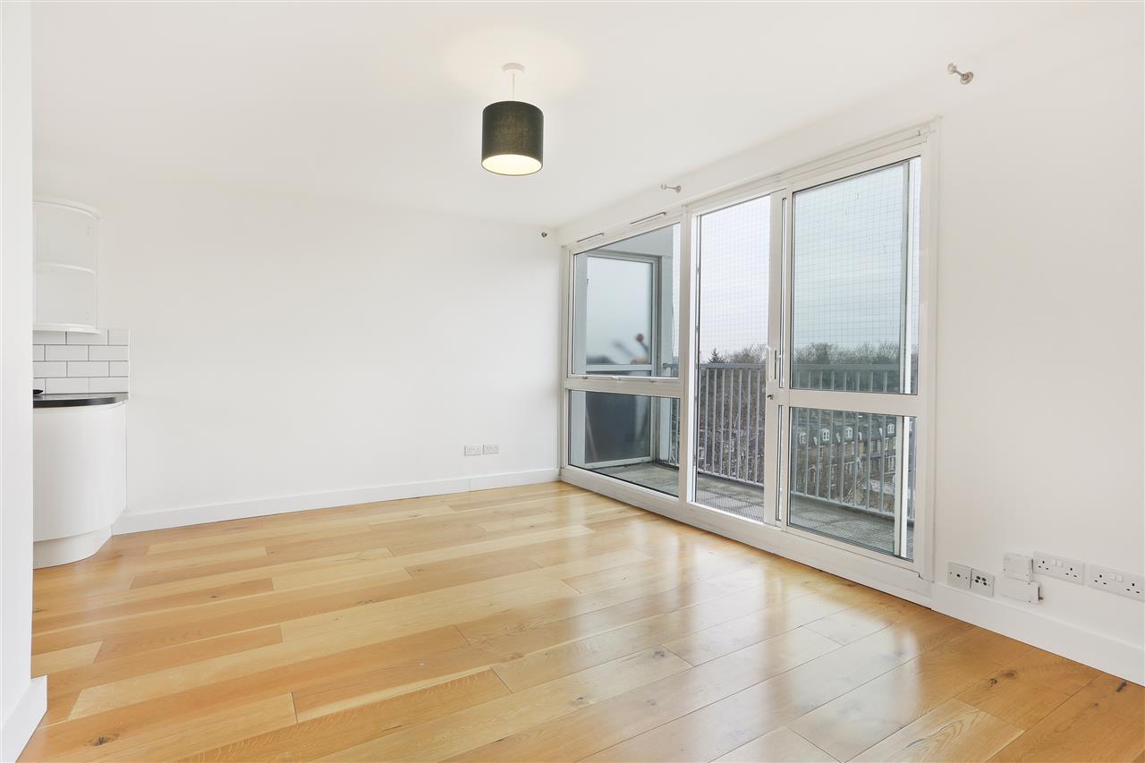 2 bed flat to rent  - Property Image 6