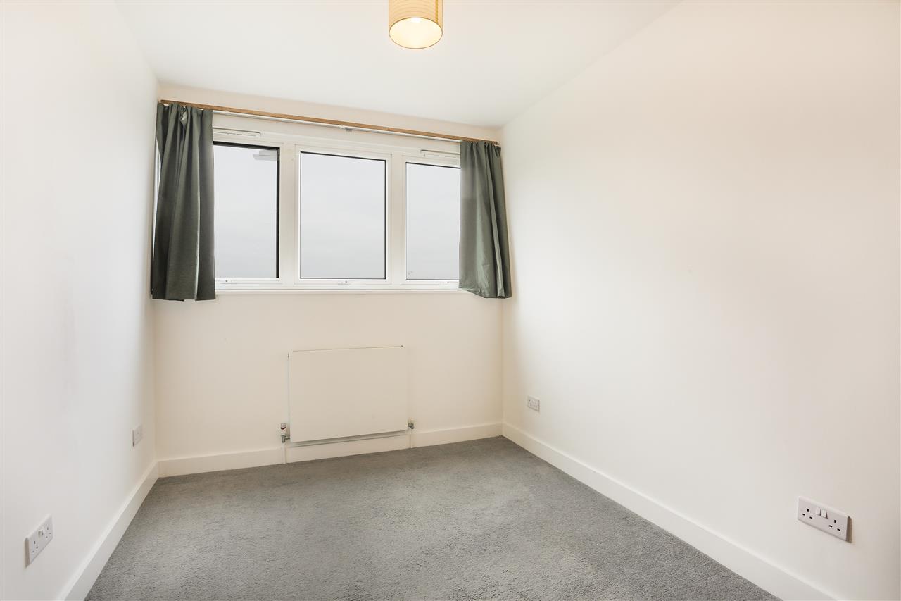 2 bed flat to rent 8