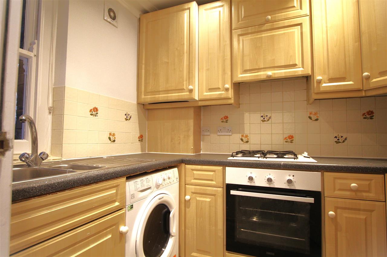 2 bed flat to rent 3