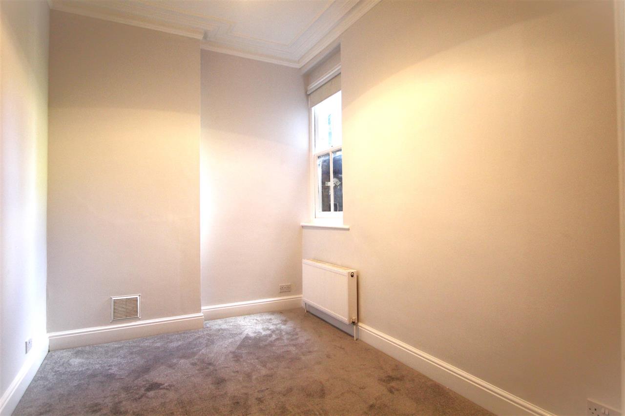 2 bed flat to rent 5