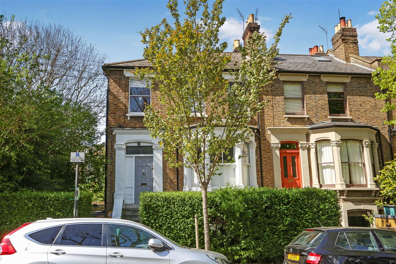 NEW LISTING! A well presented and very spacious split level raised ground floor apartment forming part of an end of terrace converted Victorian property situated in a highly sought after tree-lined road that is within very close proximity to Tufnell Park (Northern Line) underground station ...