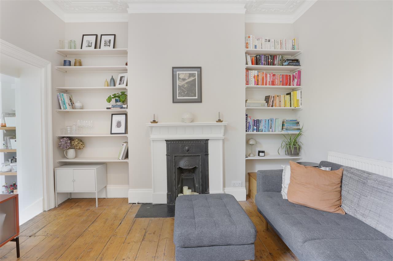 1 bed flat for sale in Southcote Road 5