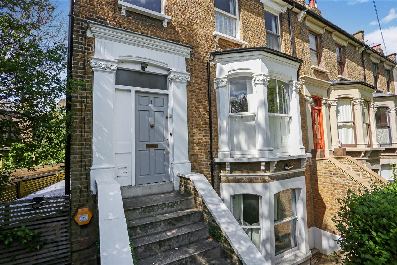 1 bed flat for sale in Southcote Road 14