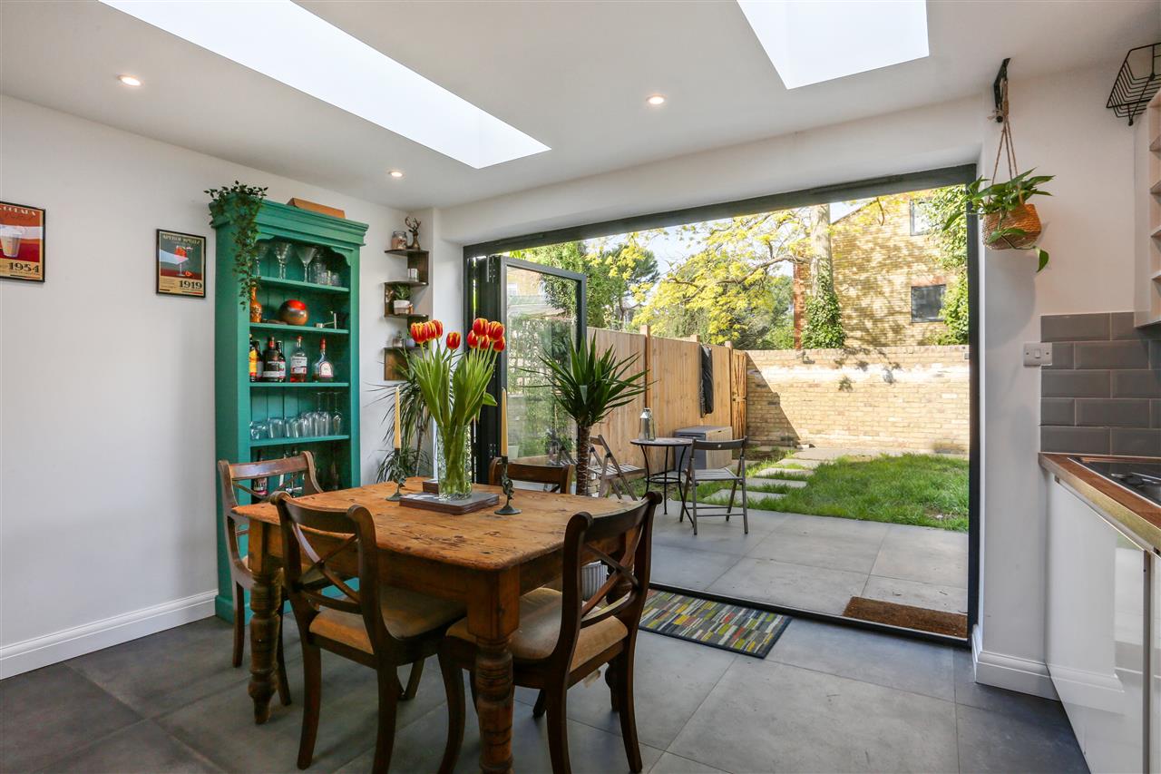 CHAIN FREE! An extended, refurbished and very well presented lower ground floor garden apartment situated in a sought-after location within close proximity to local shops and transport links on Brecknock Road together with Kentish Town's multiple shopping and transport facilities including ...