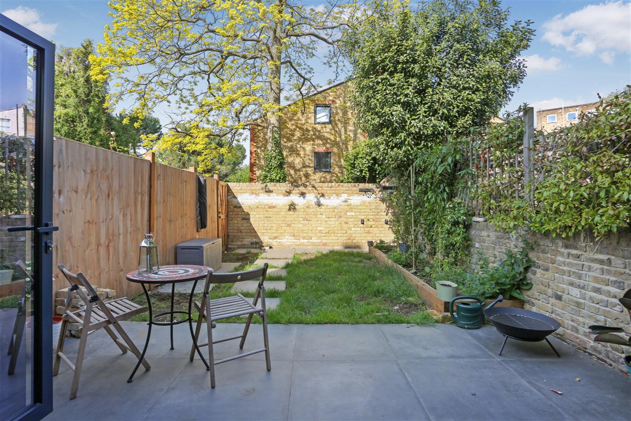 2 bed flat for sale in Torriano Avenue  - Property Image 8