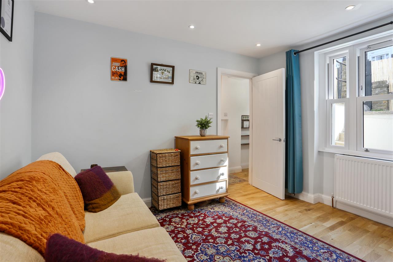 2 bed flat for sale in Torriano Avenue  - Property Image 9