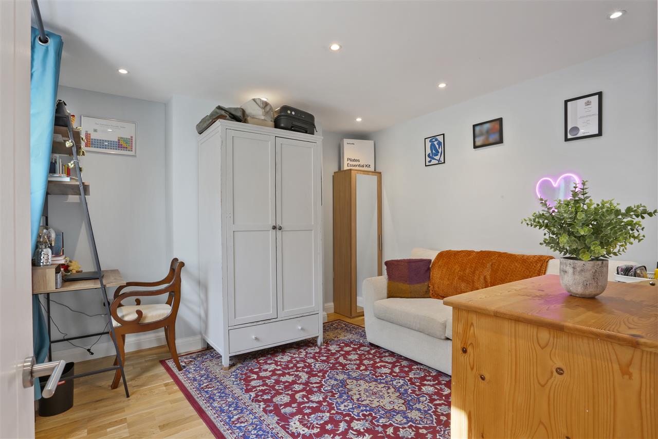2 bed flat for sale in Torriano Avenue 9