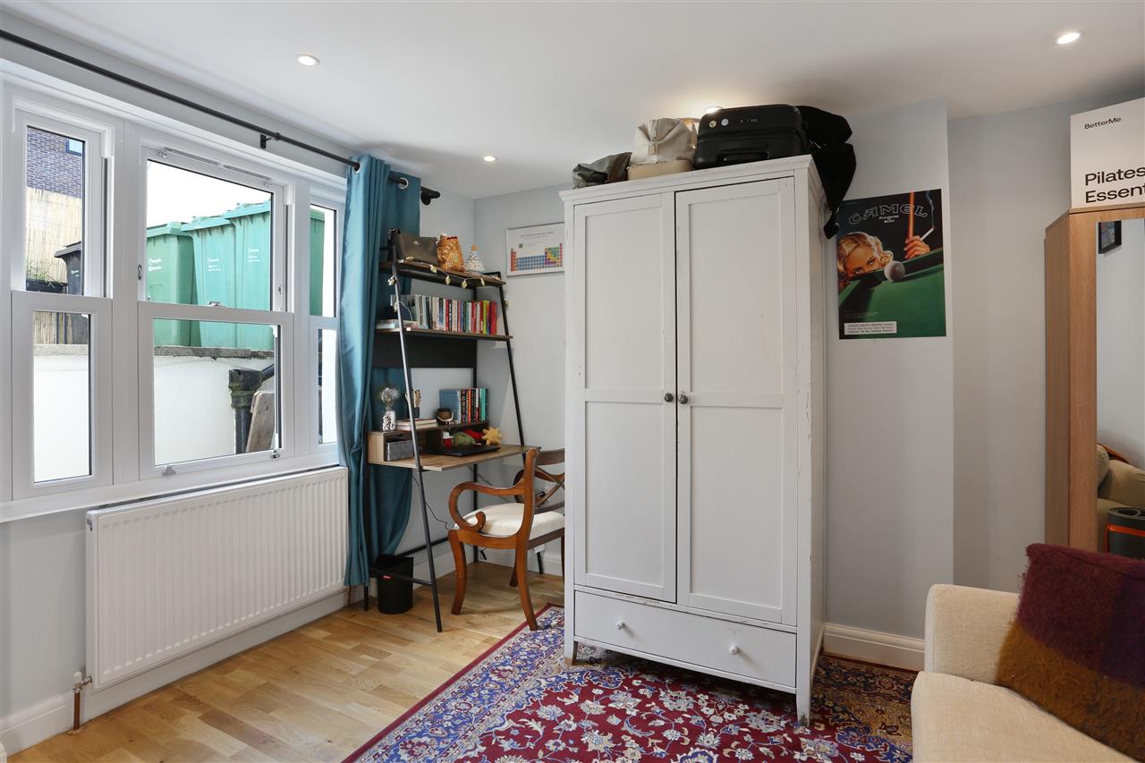 2 bed flat for sale in Torriano Avenue 10