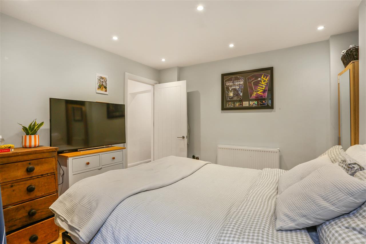 2 bed flat for sale in Torriano Avenue 13