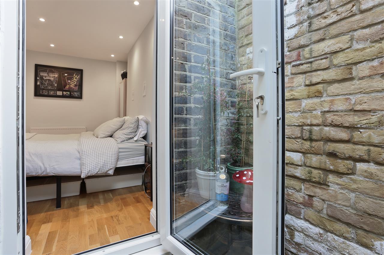 2 bed flat for sale in Torriano Avenue 15