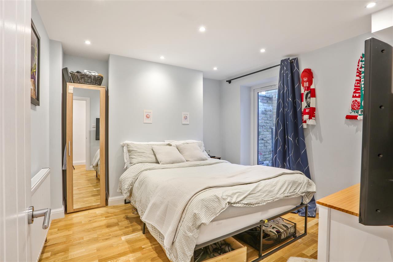 2 bed flat for sale in Torriano Avenue 16