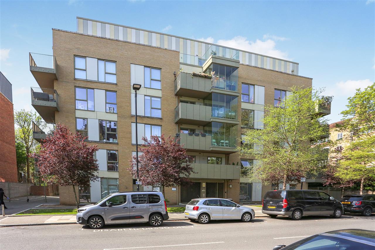 2 bed flat for sale in Dalmeny Avenue  - Property Image 2