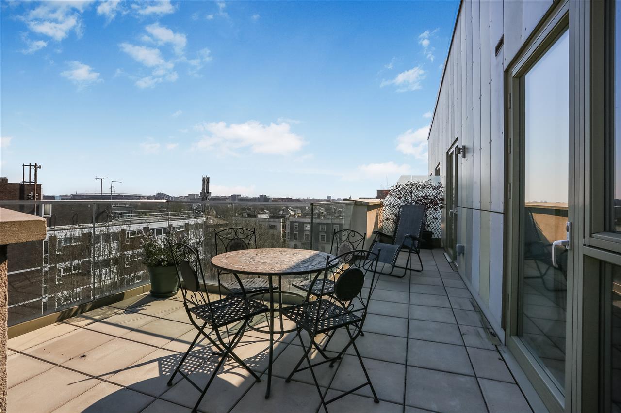 2 bed flat for sale in Dalmeny Avenue  - Property Image 3