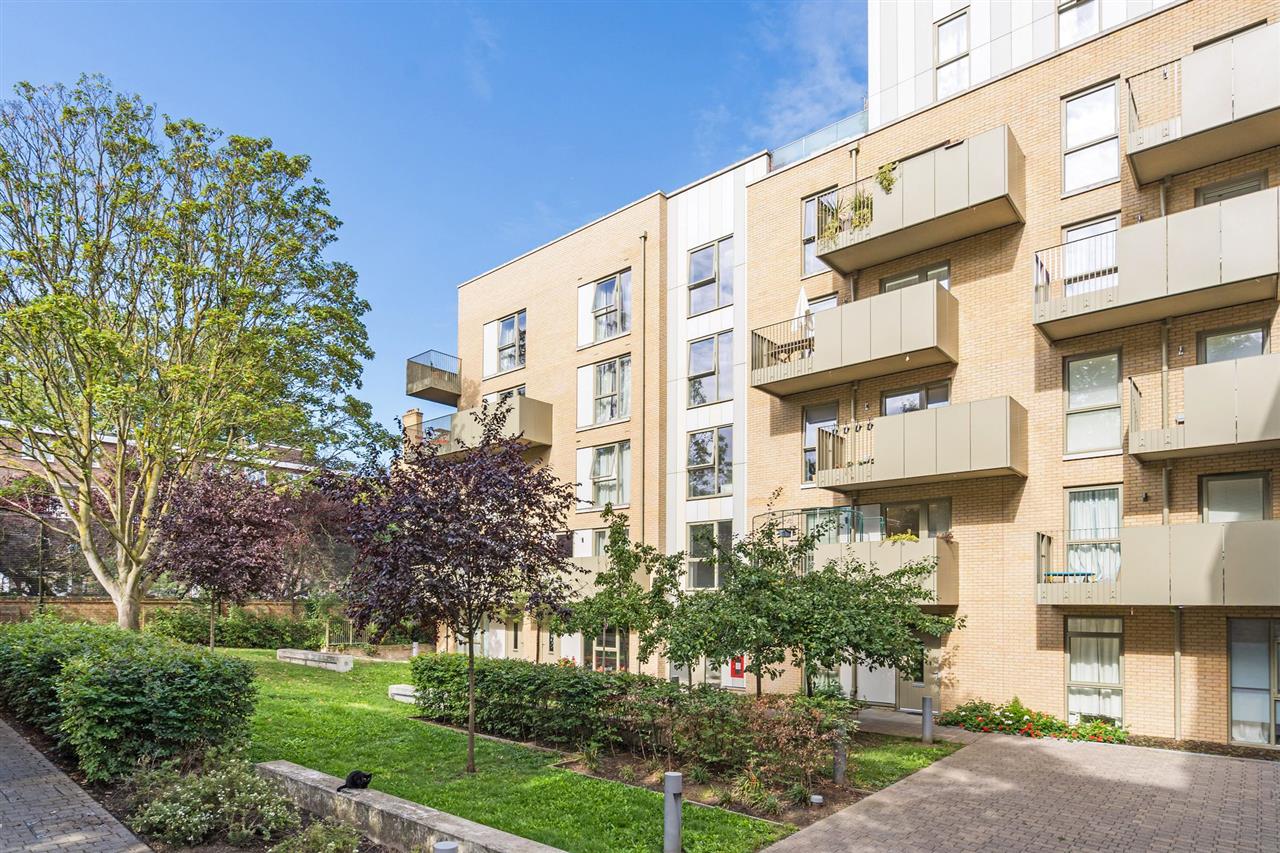 2 bed flat for sale in Dalmeny Avenue  - Property Image 6