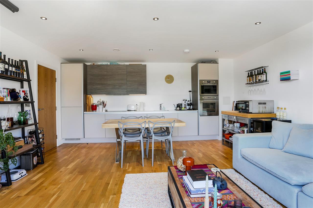 2 bed flat for sale in Dalmeny Avenue  - Property Image 7