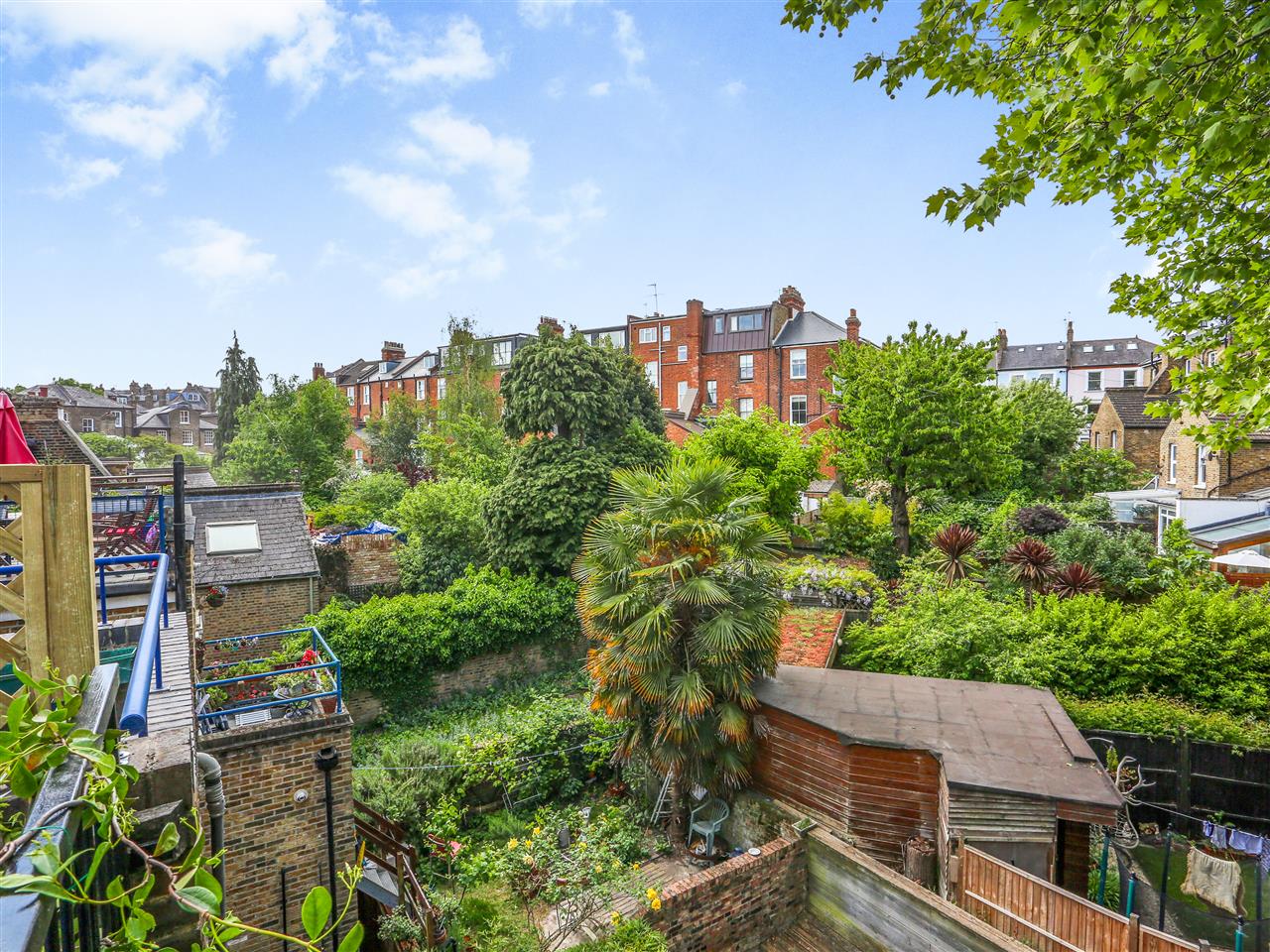 3 bed flat for sale in Brecknock Road  - Property Image 5