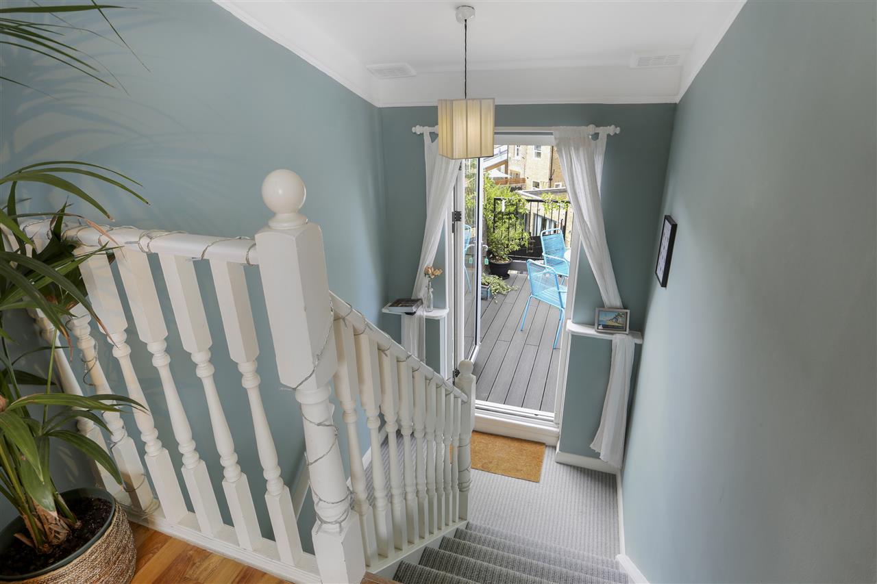 3 bed flat for sale in Brecknock Road  - Property Image 8